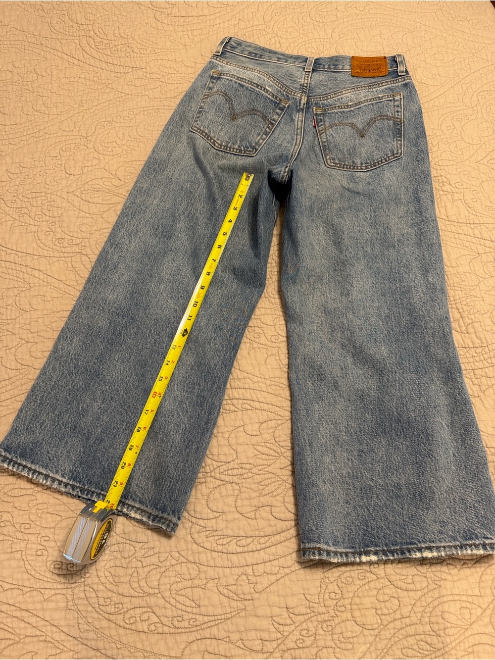 Levi's Light Blue Distressed Wide-Leg Culotte‎ Jeans - Picture 4 of 6